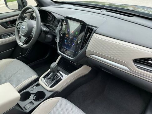 Used 2025 Subaru Forester Premium AWD/4WD image 18