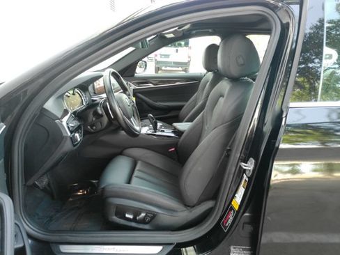 Used 2019 BMW 530i w/ Convenience Package RWD image 15