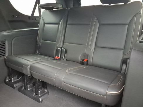 Used 2023 Chevrolet Suburban Premier AWD/4WD image 23
