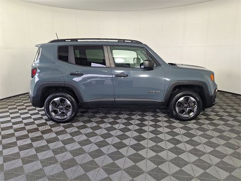 Used 2018 Jeep Renegade Sport w/ Power & Air Group image 11