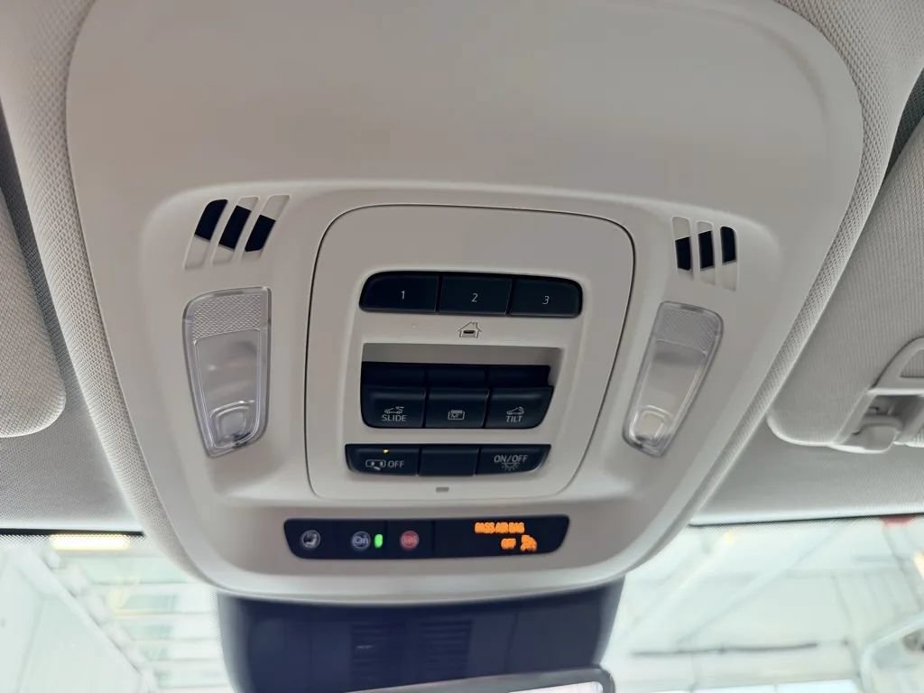 Used 2025 Buick Envision Avenir AWD/4WD image 60