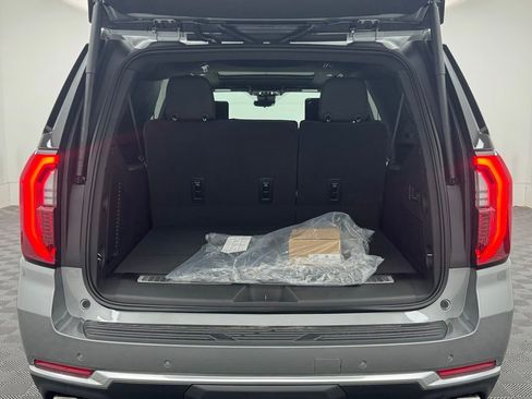New 2026 GMC Yukon XL Denali w/ Denali Reserve Package AWD/4WD image 13