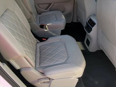 Used 2024 Volkswagen Atlas SEL Premium R-Line image 22