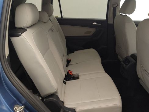 Used 2020 Volkswagen Tiguan SE image 19