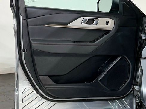 Used 2025 Ford Explorer Active w/ Active Comfort Package image 42