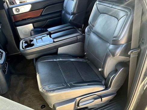 Used 2024 Lincoln Navigator L Reserve image 20