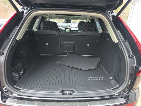 New 2026 Volvo XC60 B5 Ultra w/ Protection Package Premier AWD/4WD image 17
