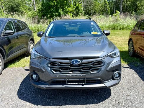 Used 2024 Subaru Crosstrek 2.5i Limited AWD/4WD image 2
