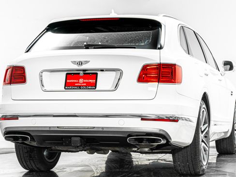 Used 2018 Bentley Bentayga Activity AWD/4WD image 9