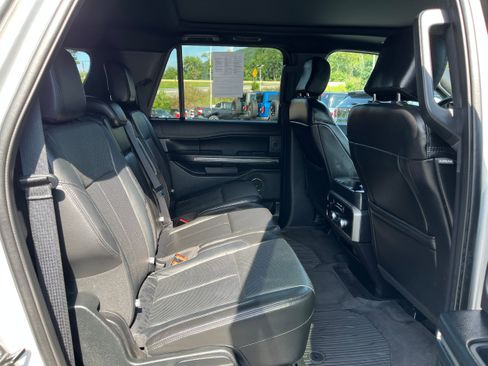 Used 2018 Ford Expedition Max XLT w/ Equipment Group 201A AWD/4WD image 10