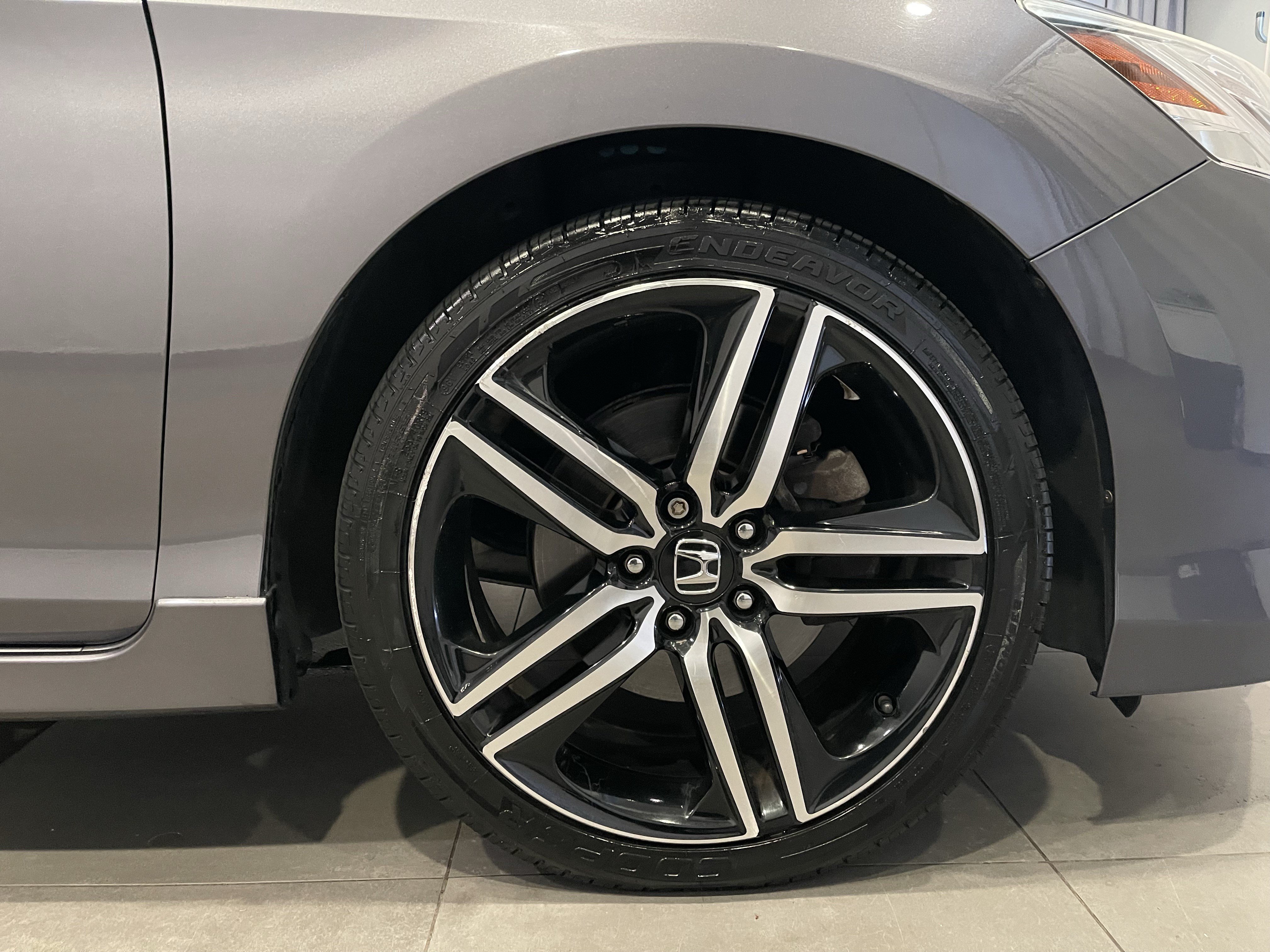 Used 2017 Honda Accord Touring image 10
