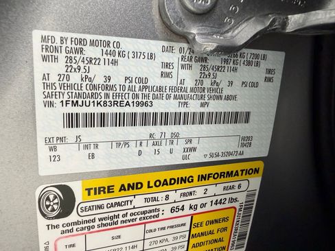 Used 2024 Ford Expedition Limited image 16