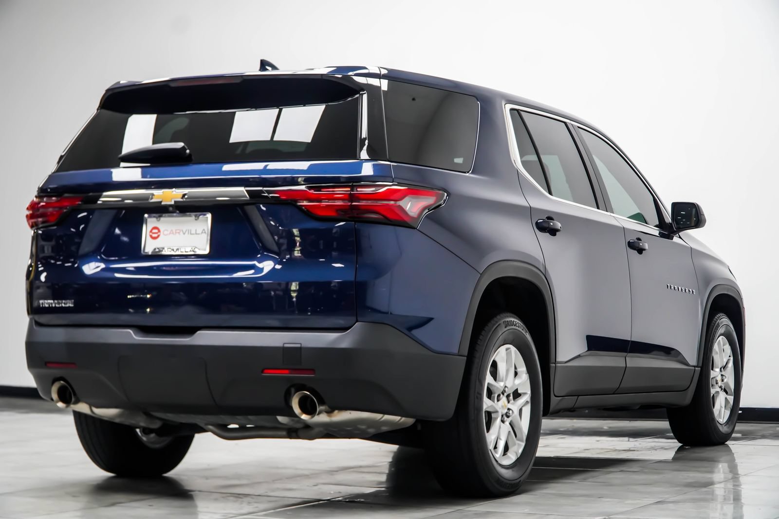 Used 2023 Chevrolet Traverse LS FWD image 13