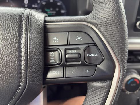 Used 2025 Toyota Tacoma TRD Off-Road image 19