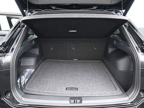 New 2026 Volkswagen Tiguan SEL R-Line AWD/4WD image 12