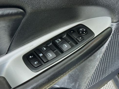 Used 2019 Dodge Journey SE image 18