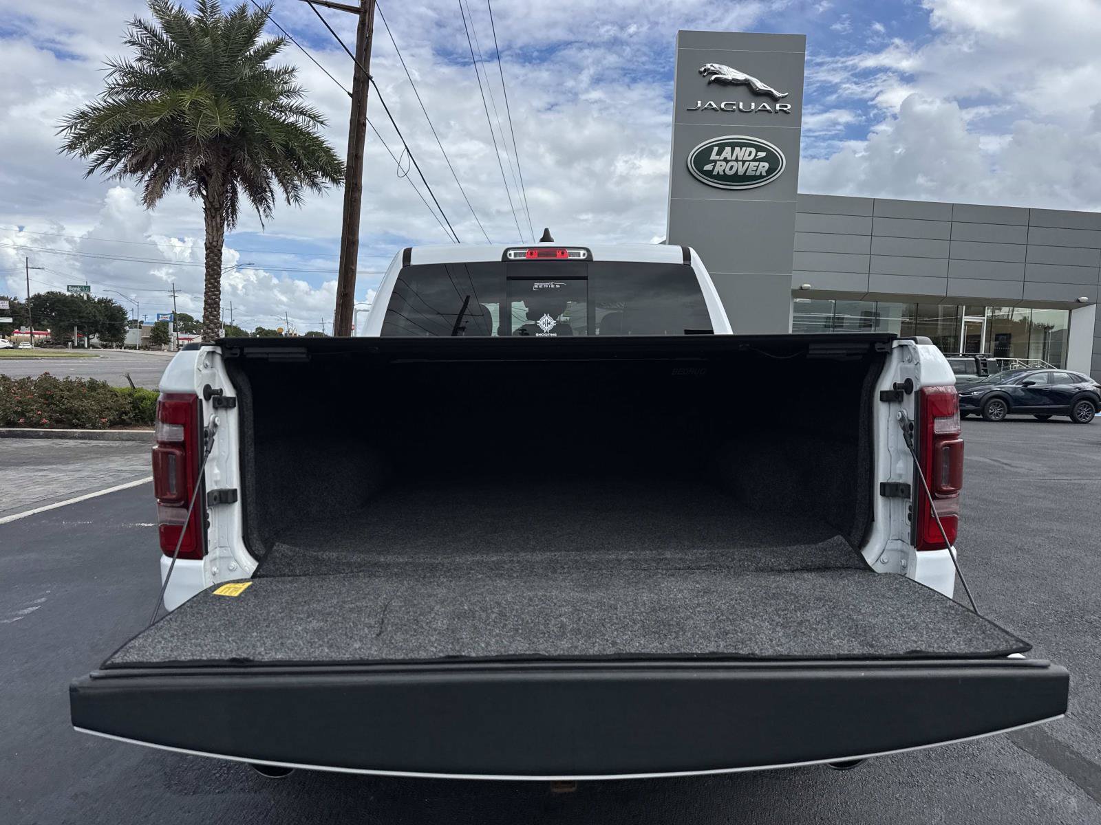 Used 2022 RAM 1500 Laramie w/ Laramie Southwest Edition RWD image 8