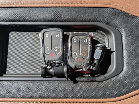 Used 2021 Chevrolet Silverado 2500 High Country w/ Z71 Off-Road Package image 36