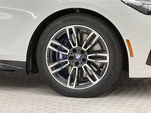New 2026 BMW 550e xDrive w/ Premium Package AWD/4WD image 10