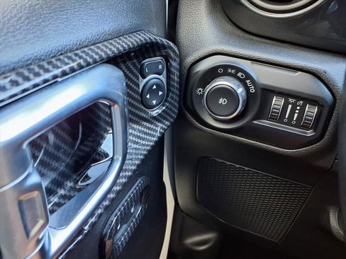 Used 2021 Jeep Wrangler Unlimited Sport image 23