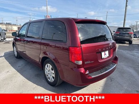 Used 2020 Dodge Grand Caravan SE w/ UConnect Hands-Free Group FWD image 5
