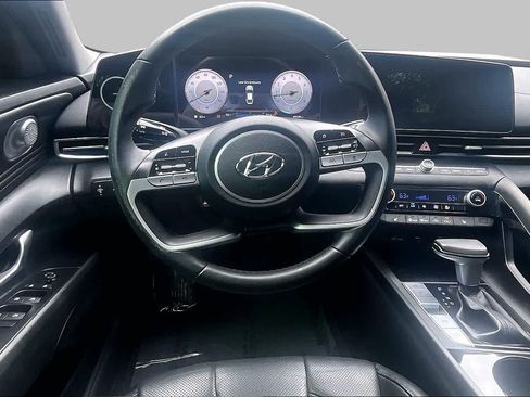 Used 2023 Hyundai Elantra Limited FWD image 6