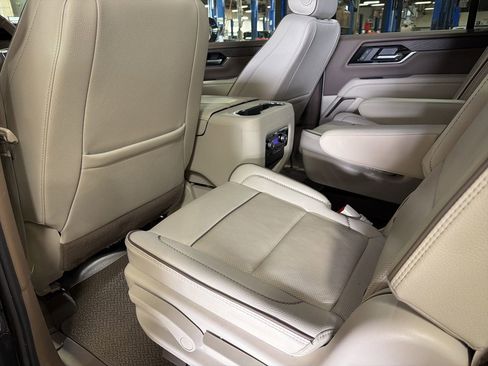 Used 2025 GMC Yukon Denali image 11