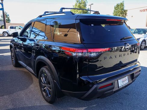 New 2025 Nissan Pathfinder SV image 6