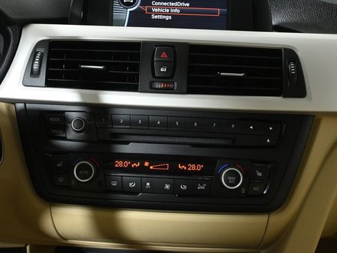Used 2014 BMW 320i xDrive Sedan image 23