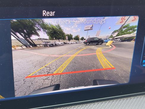 Used 2025 Mercedes-Benz CLA 250 4MATIC image 21