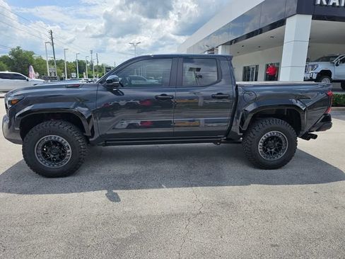 Used 2025 Toyota Tacoma TRD Pro AWD/4WD image 2