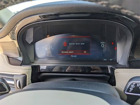 Used 2025 Lincoln Corsair Reserve w/ Rear Removable Package Tray image 35