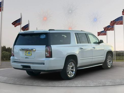 Used 2019 GMC Yukon XL Denali w/ Open Road Package AWD/4WD image 7