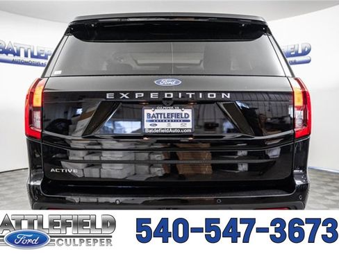 New 2025 Ford Expedition Active image 5