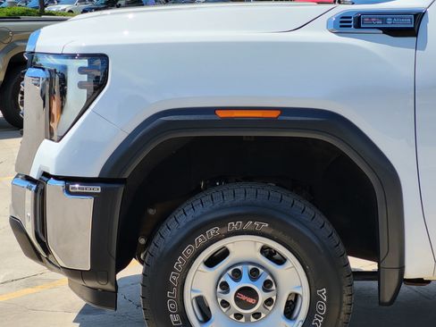 Used 2025 GMC Sierra 2500 Pro w/ 1SA Pro Safety Plus Package AWD/4WD image 7