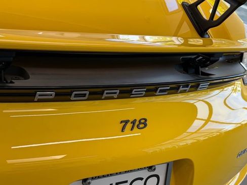Used 2020 Porsche 718 Cayman RWD image 10
