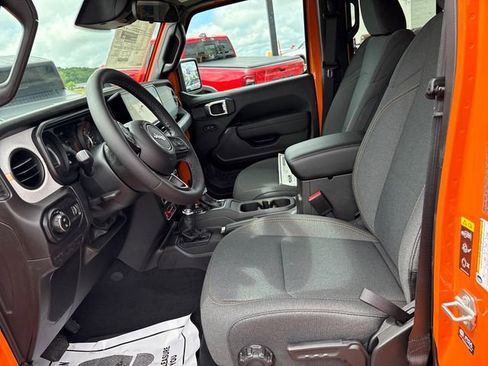 New 2026 Jeep Gladiator Sport AWD/4WD image 8
