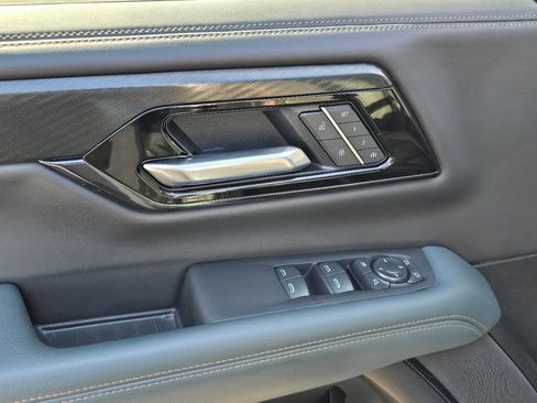 Certified 2025 GMC Yukon AT4 w/ AT4 Premium Package AWD/4WD image 23