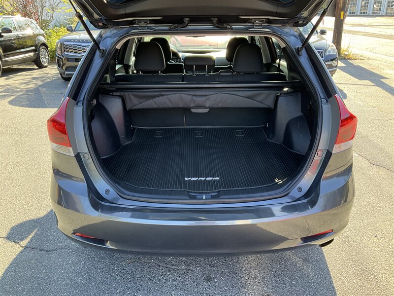 Used 2013 Toyota Venza LE AWD/4WD image 12