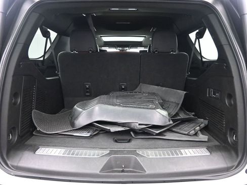 Used 2023 GMC Yukon XL Denali Ultimate AWD/4WD image 31