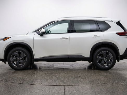 Used 2025 Nissan Rogue SV FWD image 5