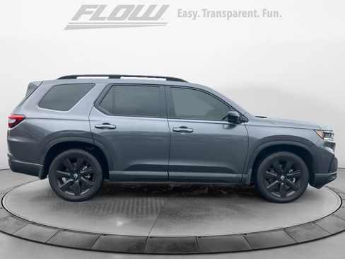 Used 2025 Honda Pilot Black Edition image 10