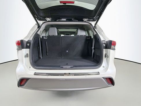 Used 2021 Toyota Highlander Platinum image 27