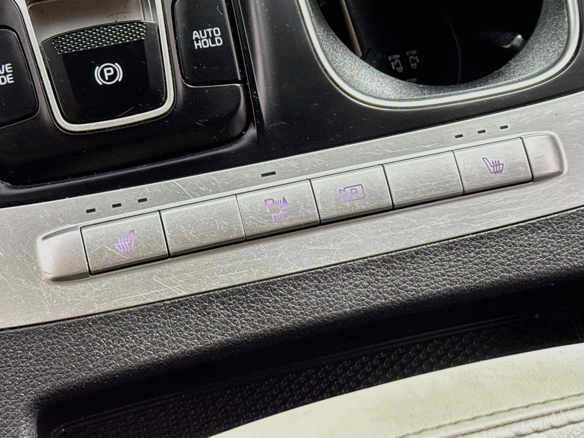 Used 2022 Kia Carnival LX FWD image 4