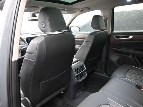 New 2025 Volkswagen Atlas SEL Premium R-Line image 10