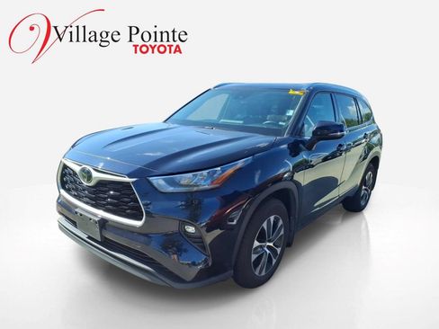 Used 2020 Toyota Highlander XLE w/ Protection Package #3 AWD/4WD image 1