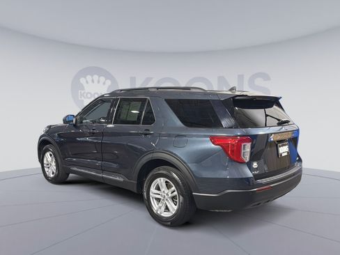 Used 2022 Ford Explorer XLT AWD/4WD image 4