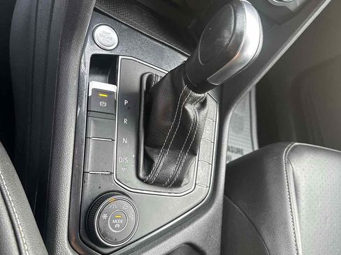 Used 2021 Volkswagen Tiguan SEL image 33