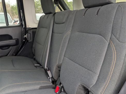 Used 2024 Jeep Wrangler Sport S image 27