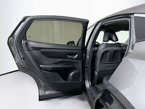 Used 2023 Nissan Ariya FWD image 26